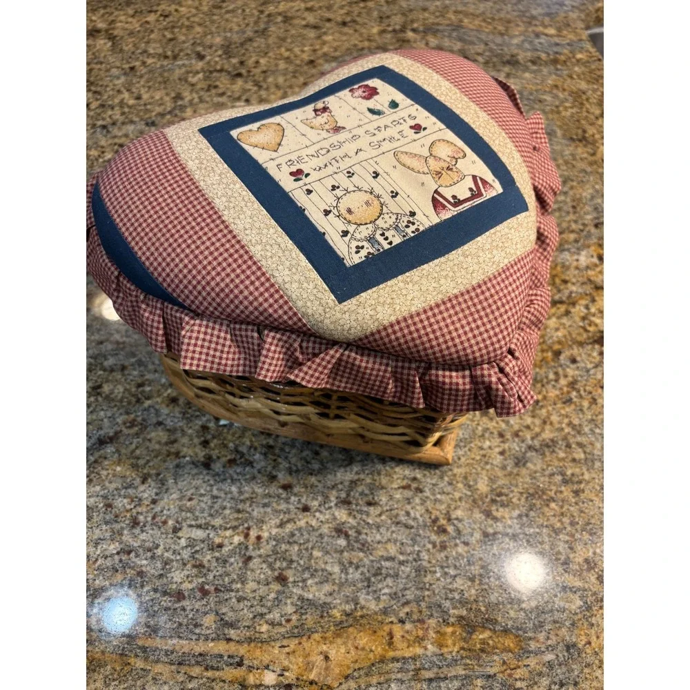 Vintage Heart Shaped Wicker‎ Basket Friendship Starts With A Smile Gingham Lid